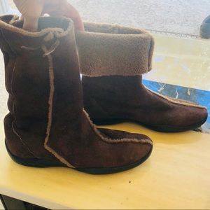 Gorgeous PRADA Suede and shearling boots